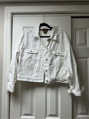 American Eagle Outfitters White Denim Jacket - Classic Trucker